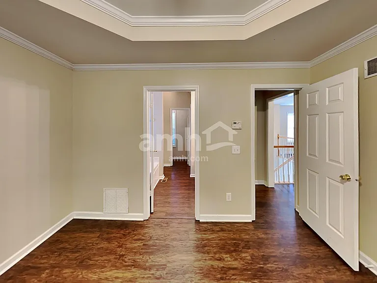 2058 Queensbury Dr — Photo 10
