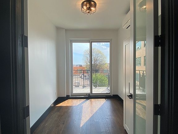 2nd image of 304 Stockholm St APT 3R