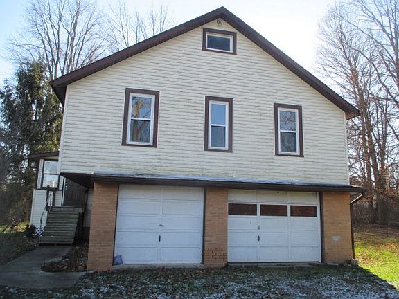 3rd image of 220 Lee Ave
