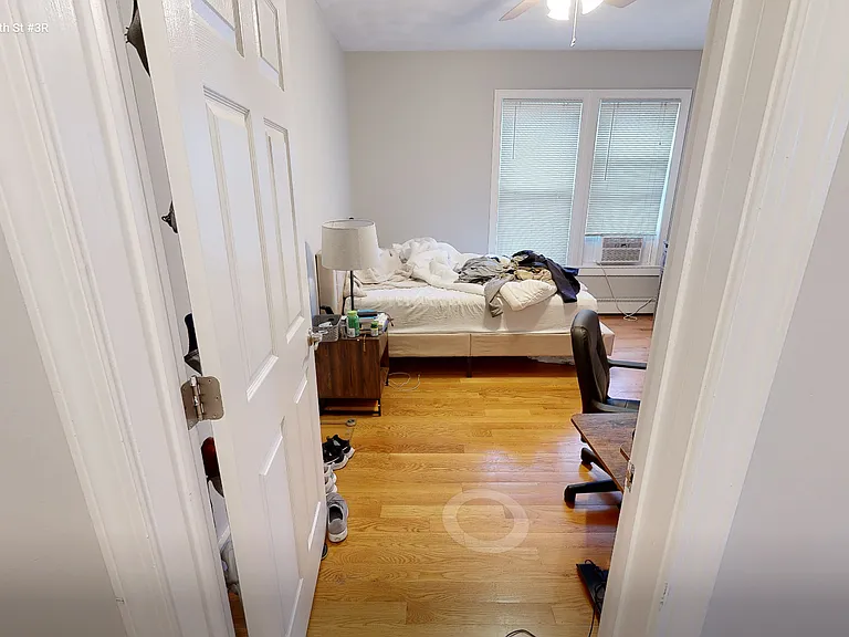 33 Portsmouth St — Photo 6