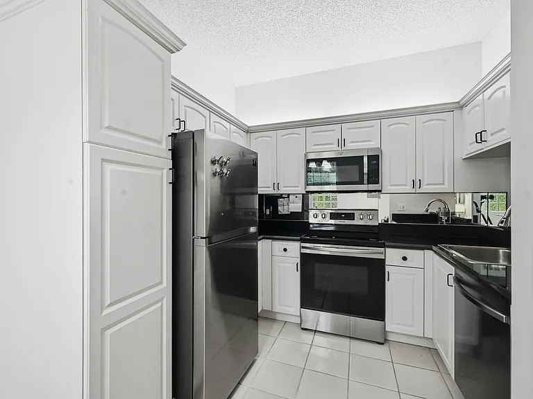 5395 Firenze Dr #K — Photo 3
