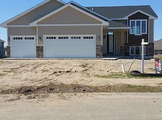 31708 Meadowlark Ln, Lindstrom, MN 55045