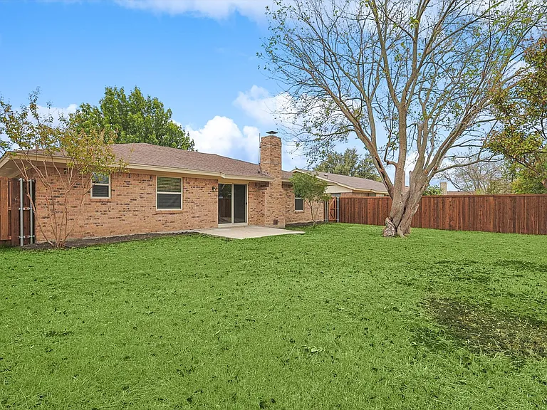 7517 Meadowbrook Dr — Photo 24