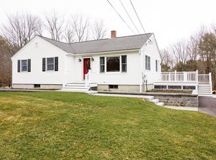 94 River Rd, Pepperell, MA 01463