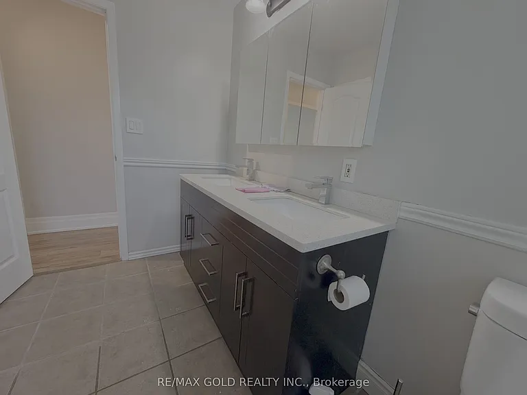 166 Harmony Rd S — Photo 16