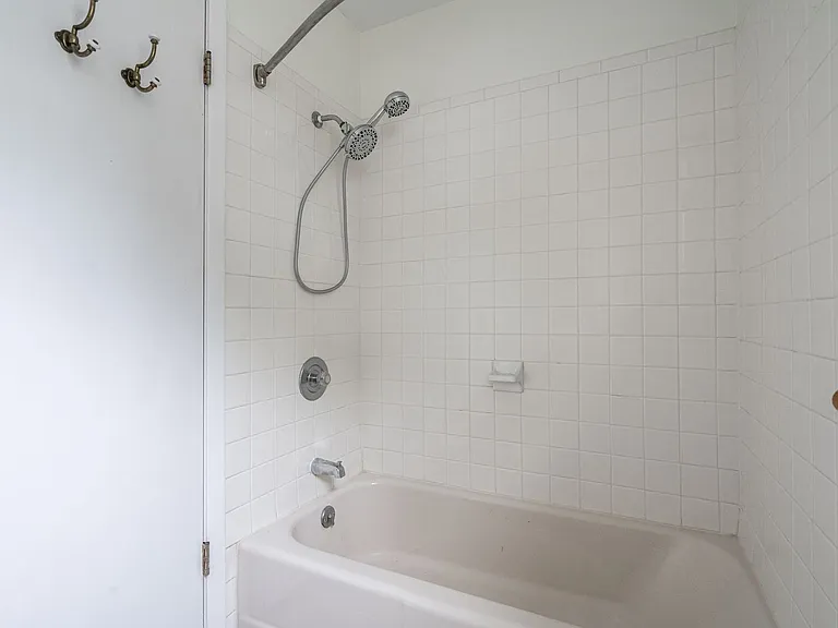 422 Gascoigne Dr — Photo 15