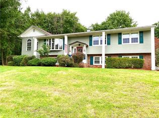 16 Laurel Dr, Stony Pt, NY 10980