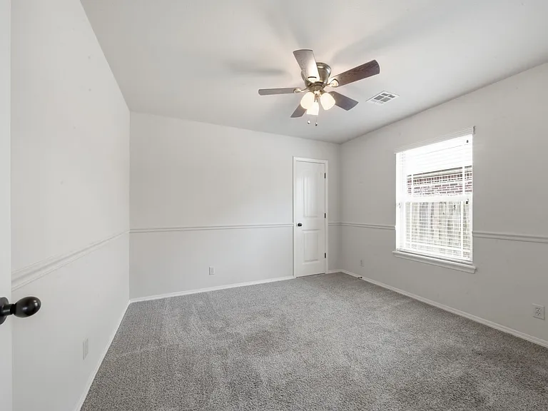 14738 Courtney Dr — Photo 17