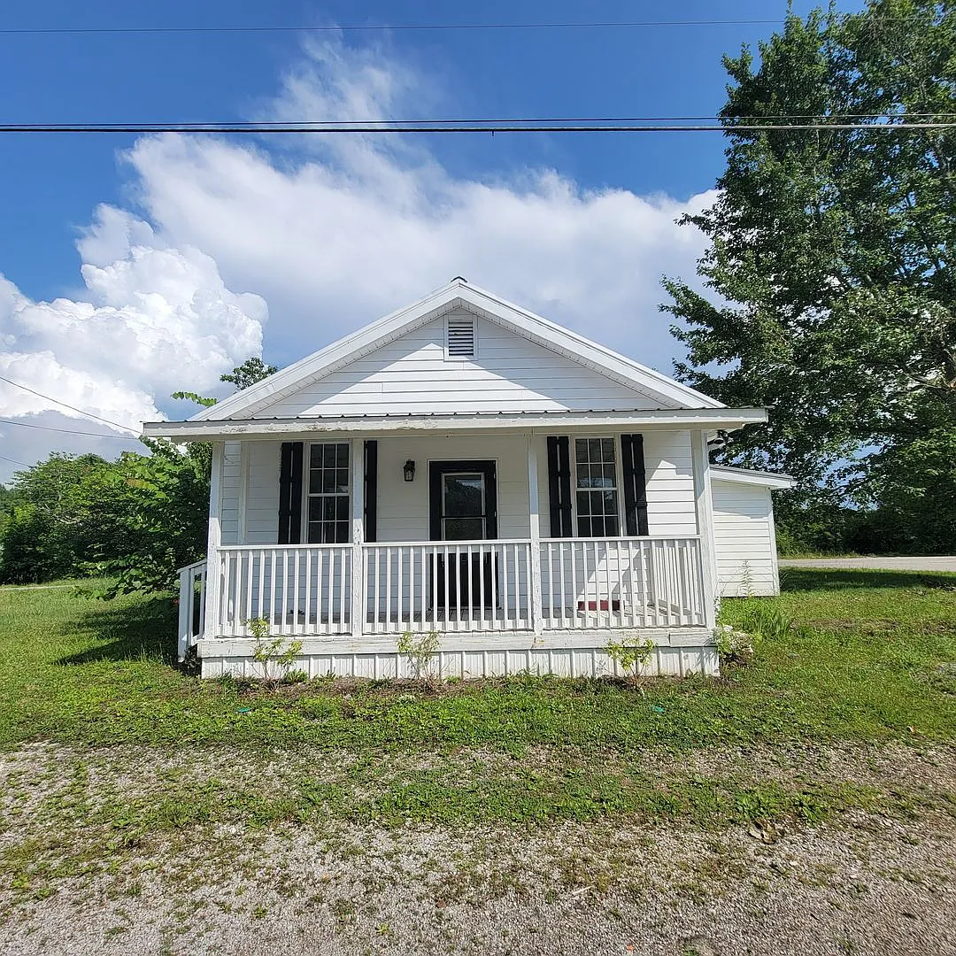 2 Bed, 1.5 Bath-Residential/Commercial — Photo 1