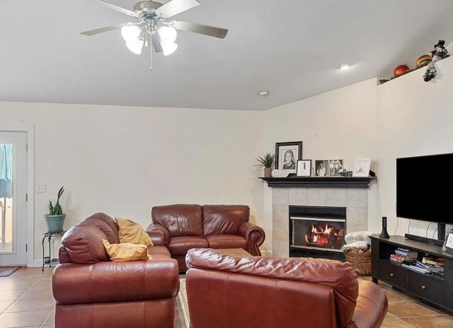 3 bed, 1440 sqft, $2,250 — Photo 3