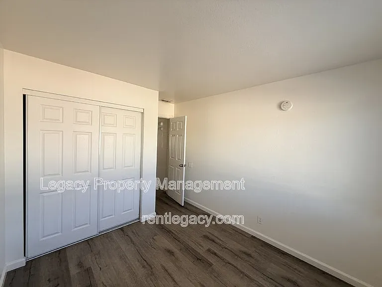 2318 Church Ave #8 — Photo 10