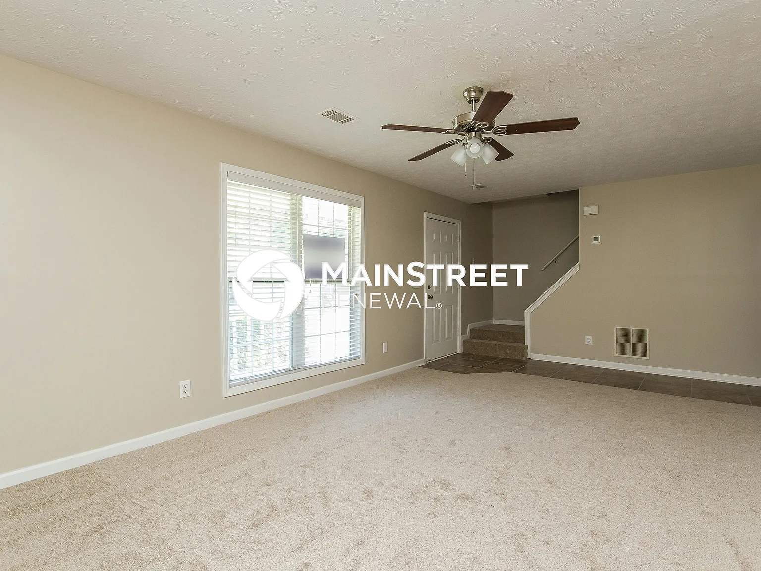 616 Hunters Cove Ln — Photo 3