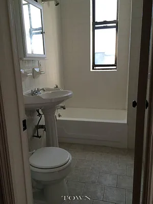 Rented by Town Residential | media 23