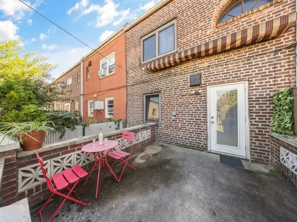 75-27 Furmanville Avenue image 9 of 19