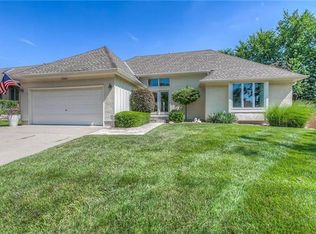 11904 W 101st Ter, Lenexa, KS 66215