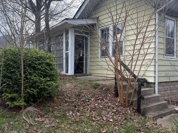 10802 W York House Rd, Beach Park, IL 60087