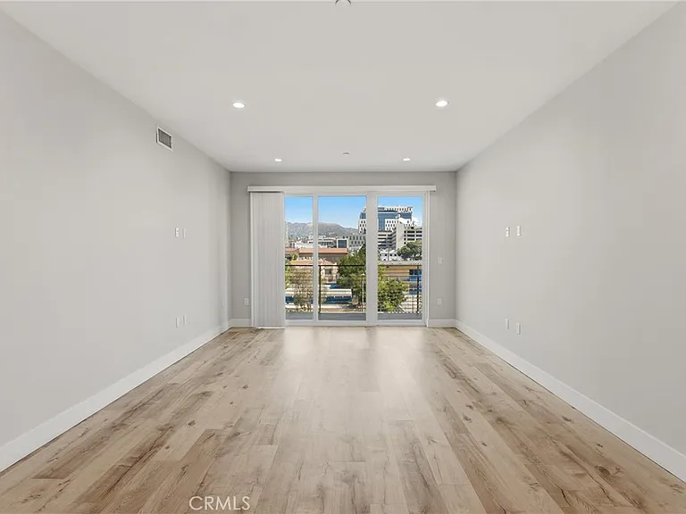 5820 La Mirada Ave #302 — Photo 5