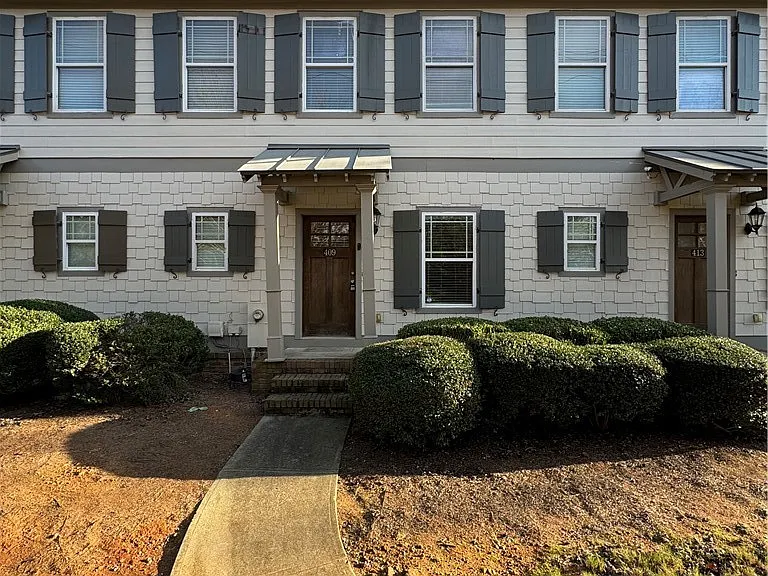 409 Whitehall Rd — Photo 1