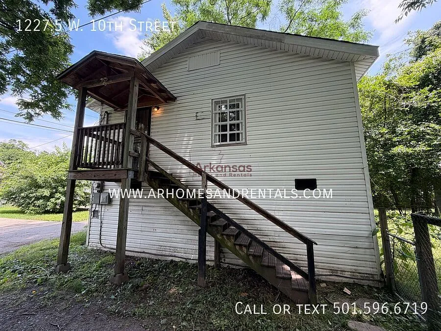 1227.5 W 10th St