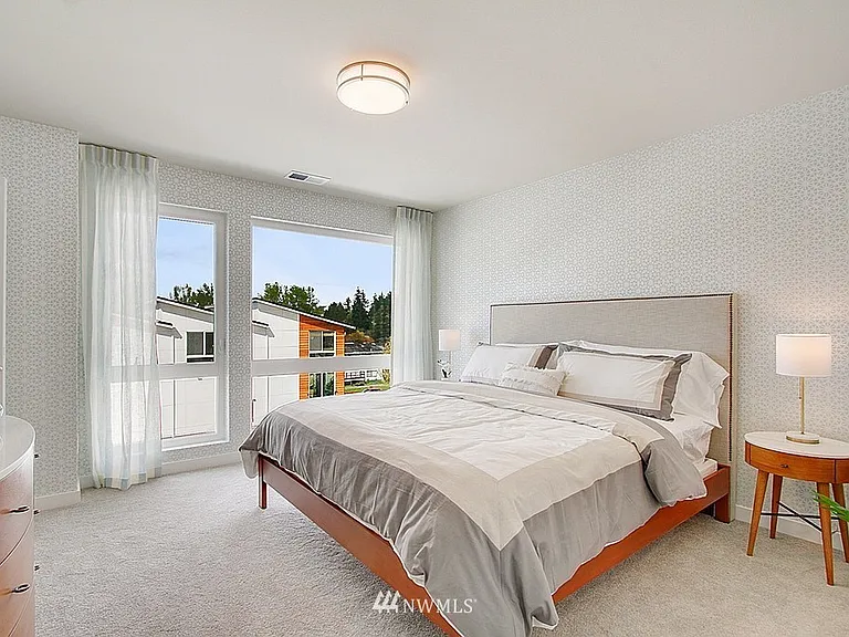 2205 NE 88th St — Photo 8