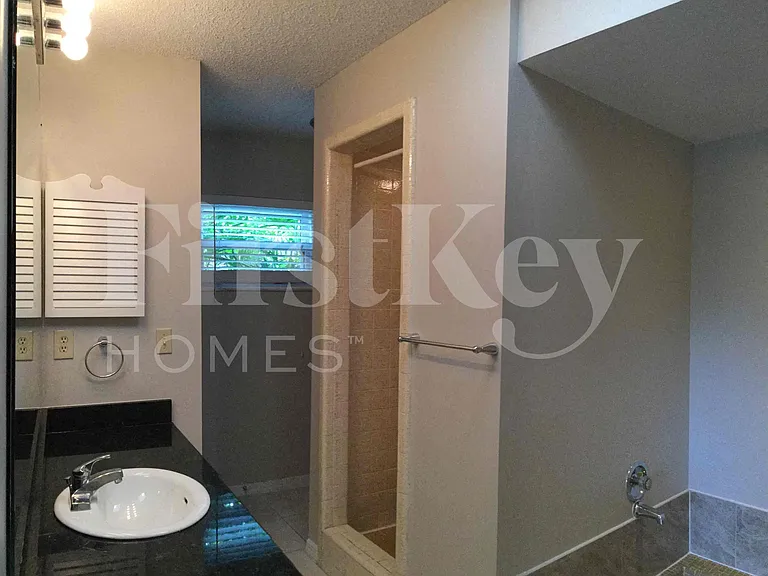4514 Glen Eden — Photo 27
