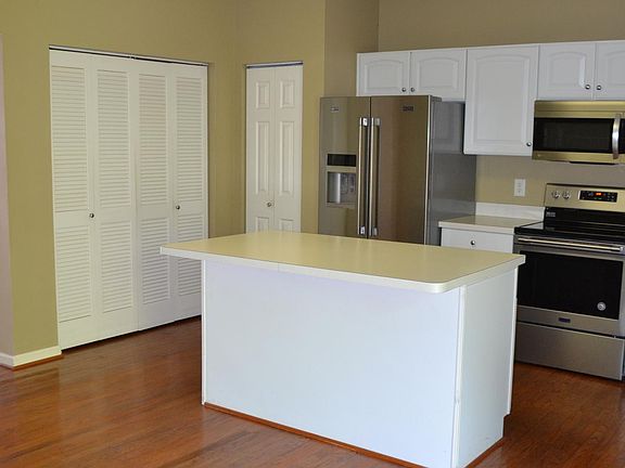 Eat In Kitchen