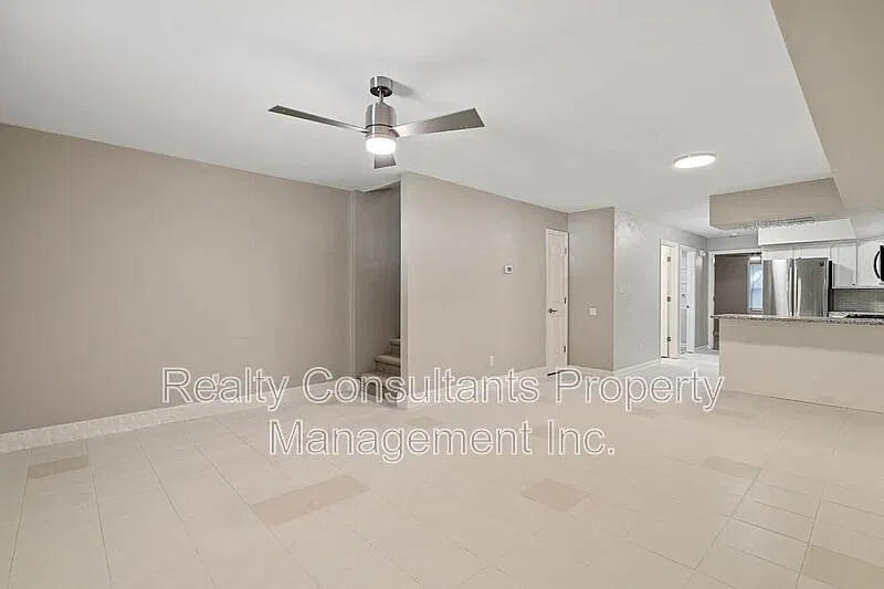 3 bed, 2.0 bath, 1323 sqft, $1,395 — Photo 3