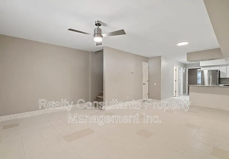 604 E Iredell Ave #2 — Photo 3