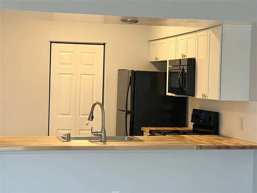 2 bed, 1.0 bath, 950 sqft, $1,350 — Photo 4