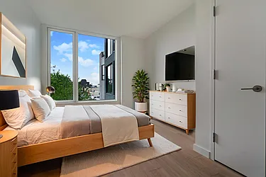 1024 Manhattan Avenue, #PH704