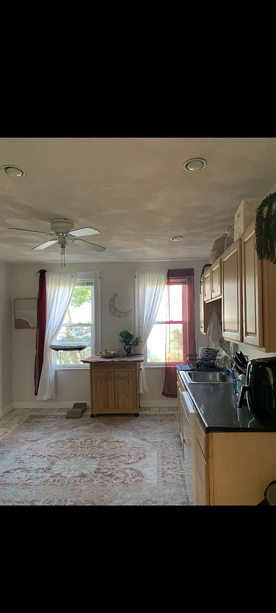 Building Photo - 20 Dearborn St #2