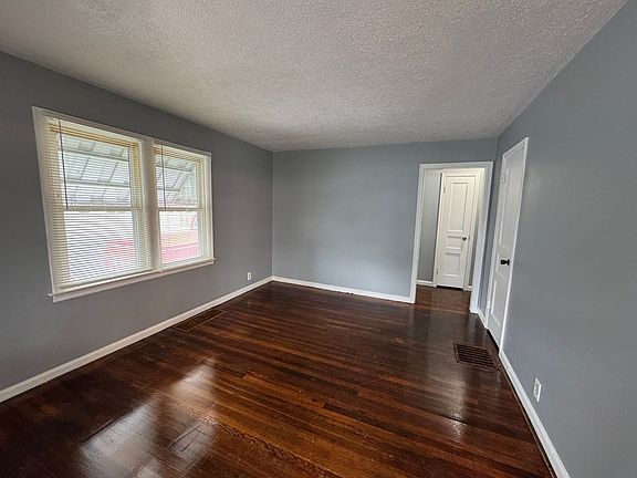 5th image of 2342 E Legrande Ave