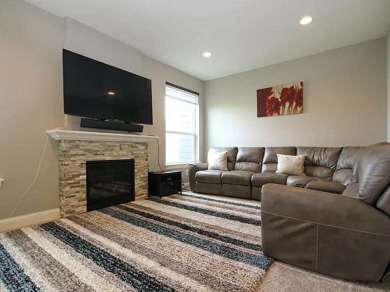 18170 Glassfern Ln — Photo 10