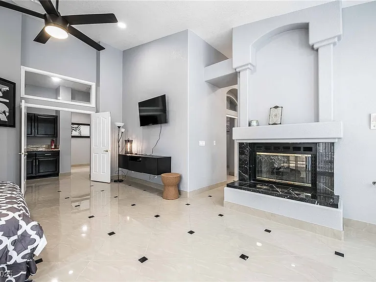 1400 Castle Crest Dr — Photo 29