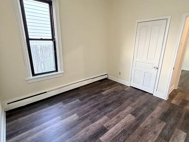 1639 Newport Ave #1B — Photo 8
