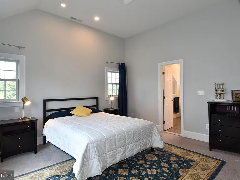 710 W View Ter — Photo 32