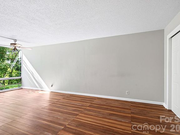 4th image of 647 Town Mountain Rd APT 105