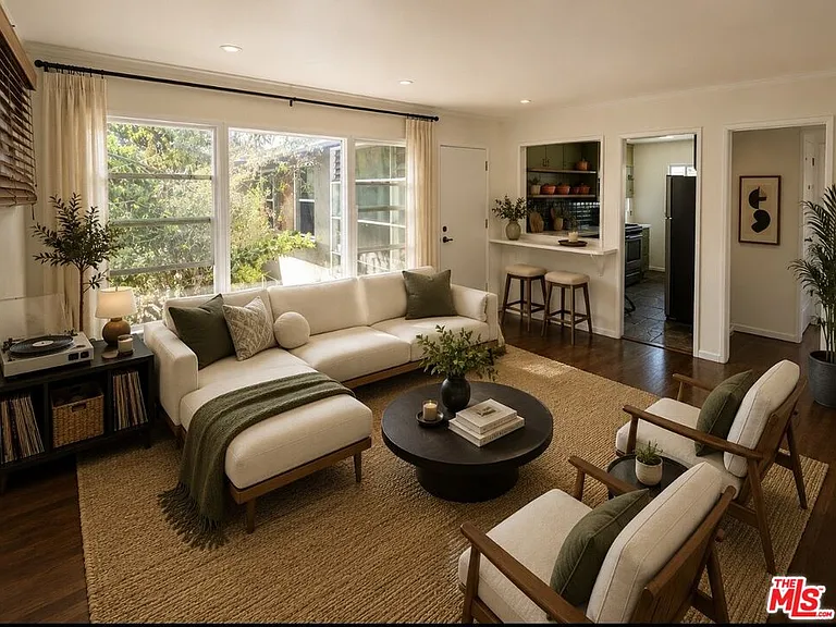 2115 Ocean Park Blvd #4 — Photo 4