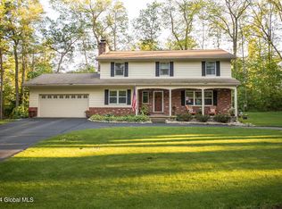 4 Blackberry Ln, Queensbury, NY 12804