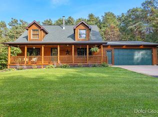 201 Indian Lakes Rd NE, Sparta, MI 49345