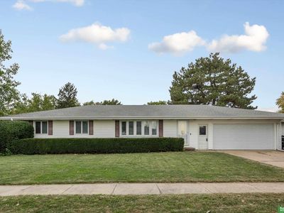 109 Meadow Ln, Gretna, NE, 68028