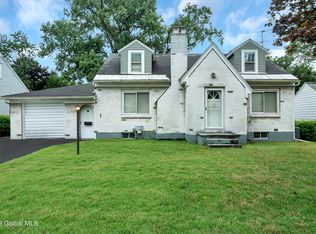 8 Venezio Ave, Albany, NY 12203