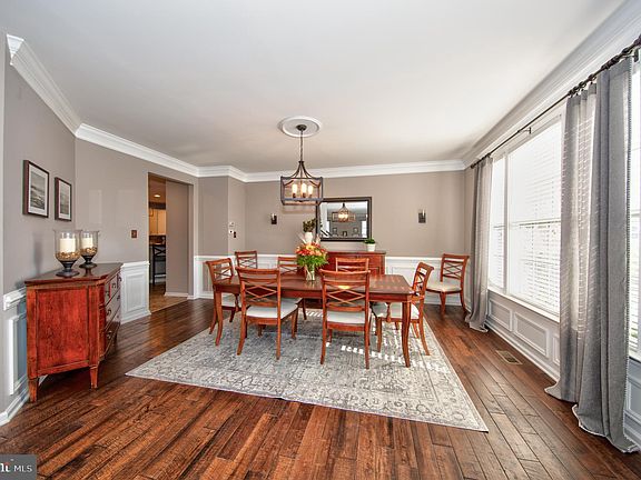 4th image of 1118 Sparrow Mill Way