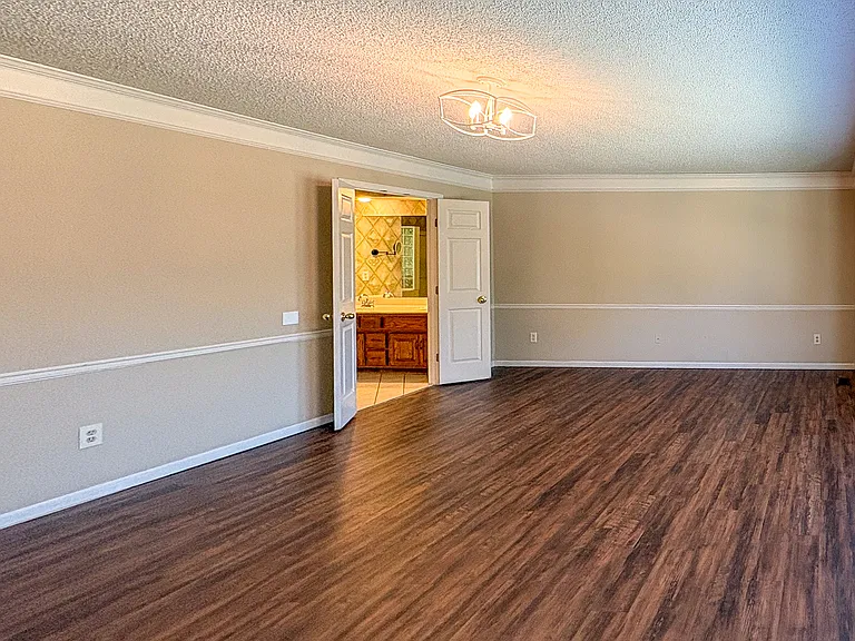 1307 NE 96th Ter — Photo 23
