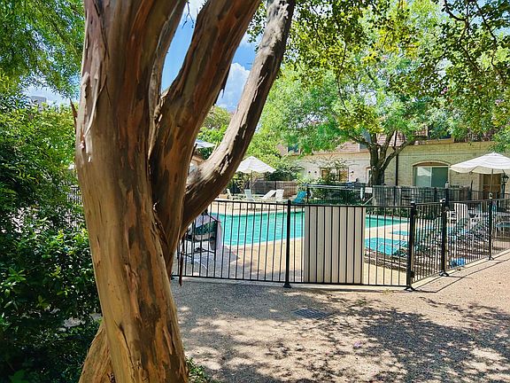 3rd image of 7801 Shoal Creek Blvd APT 246