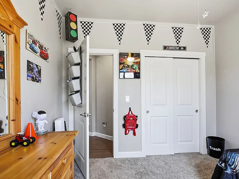 501 Montecito Dr — Photo 26