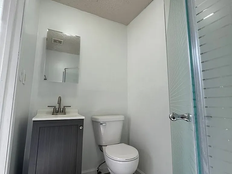 1222 Columbia Street — Photo 7
