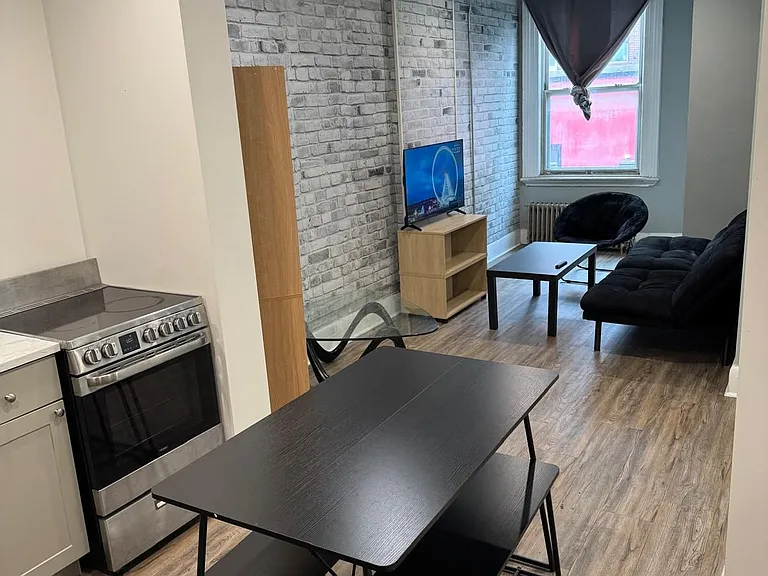 344 Richmond St #1 — Photo 4