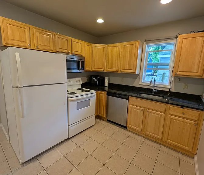 3 Barton St #3 — Photo 1