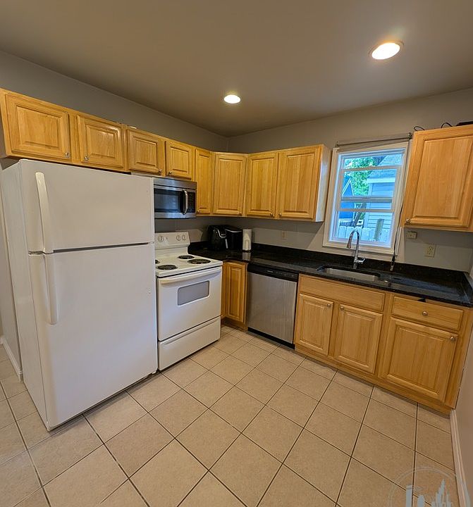 1st image of 3 Barton St #3